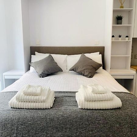 Cp Top Floor Luxury Studio 直布罗陀 外观 照片